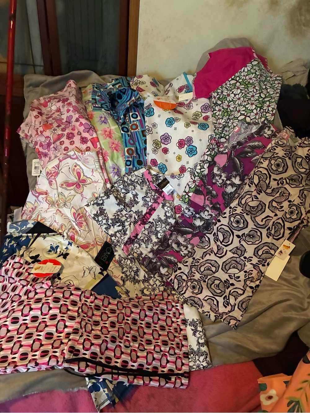 Floral and Geometric Print Women's Tank Top - Pink Multi 11 scrubs all new